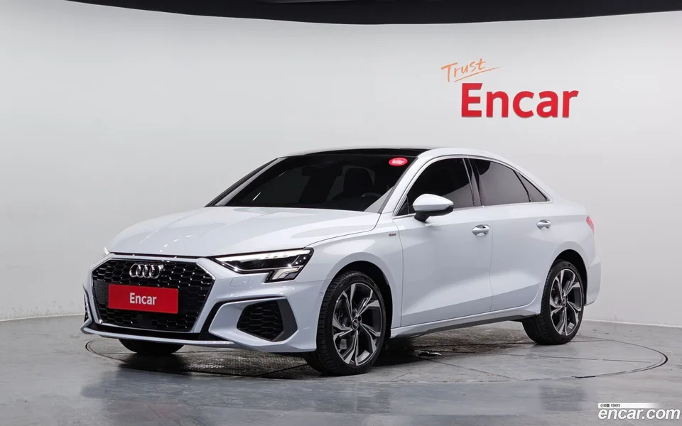 Audi A3 (8Y) 40 TFSI 2023 — фото 1, купить с доставкой в Москву