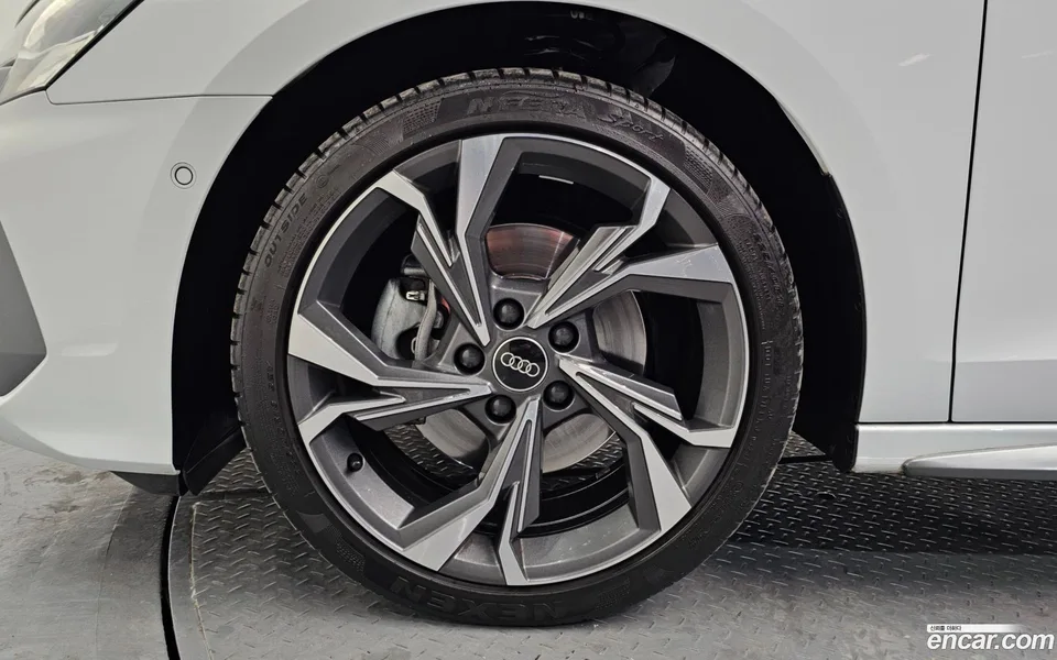 Audi A3 (8Y) 40 TFSI 2023 — миниатюра 2