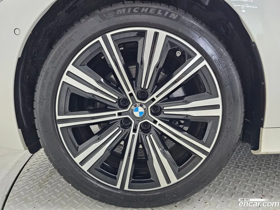 BMW 3 Series 320i 2025 — миниатюра 2