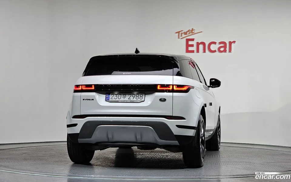 Land Rover Range Rover Evoque P250 SE 2023 — миниатюра 4