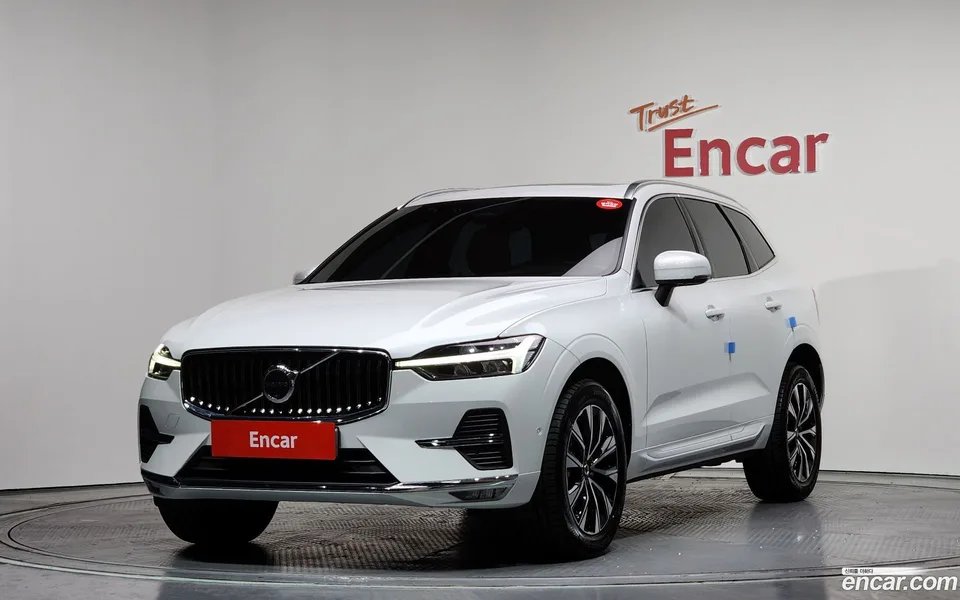 Volvo XC60 B5 2023 — фото 1, купить с доставкой в Москву