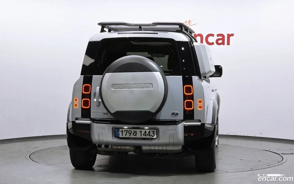 Land Rover Defender 110 D300 HSE 2022 — миниатюра 4