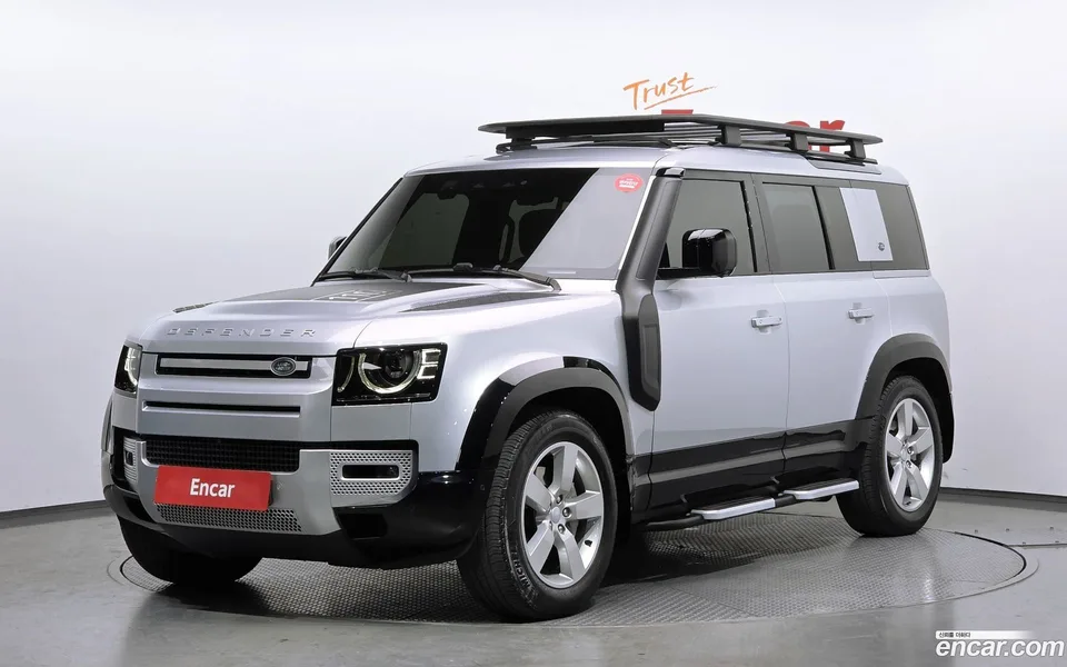 Land Rover Defender 110 D300 HSE 2022 — фото 1, купить с доставкой в Москву