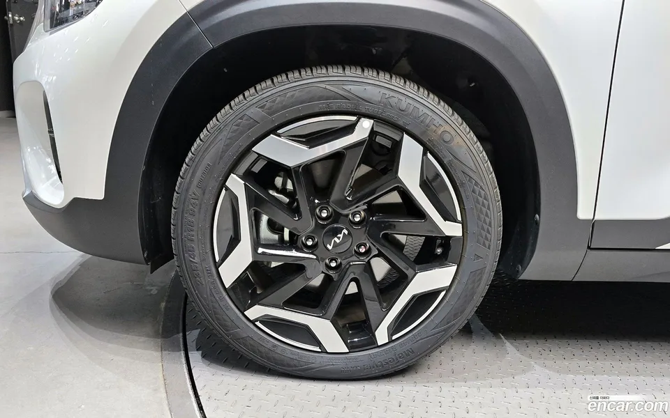 Kia Seltos 1.6 2WD 2024 — миниатюра 2