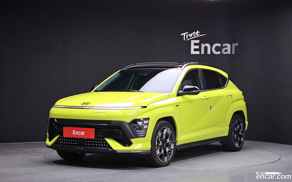 Hyundai Kona Electric 2023 — фото 1, купить с доставкой в Москву