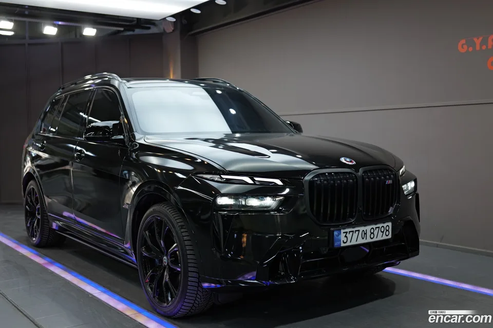 BMW X7 M60i xDrive M 6 2023 — фото 1, купить с доставкой в Москву