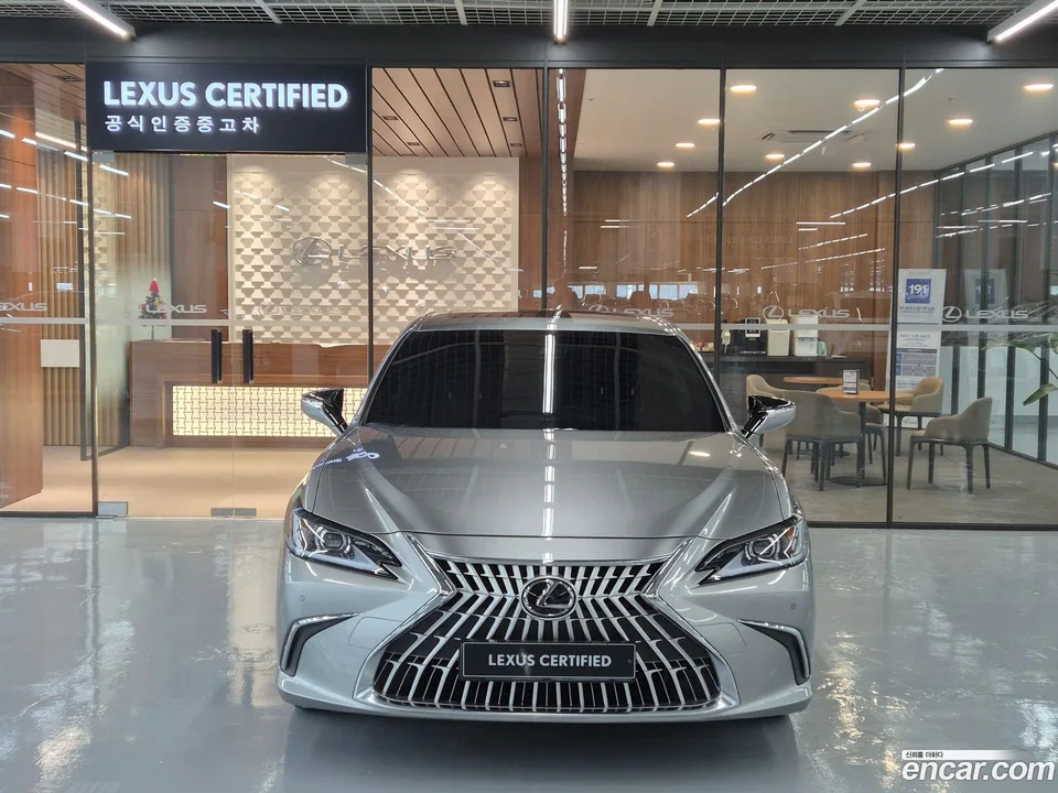 Lexus ES 300h 2025 — миниатюра 3