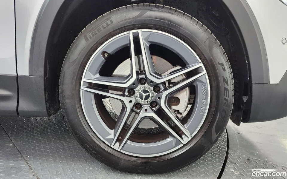 Mercedes-Benz GLB-Class GLB250 4MATIC 2023 — миниатюра 5