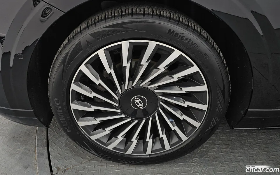 Hyundai Grandeur 2.5 2WD 2024 — миниатюра 2