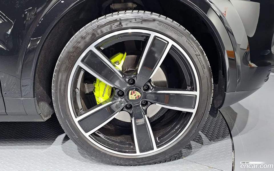 Porsche Cayenne 3.0 E- 2023 — миниатюра 2