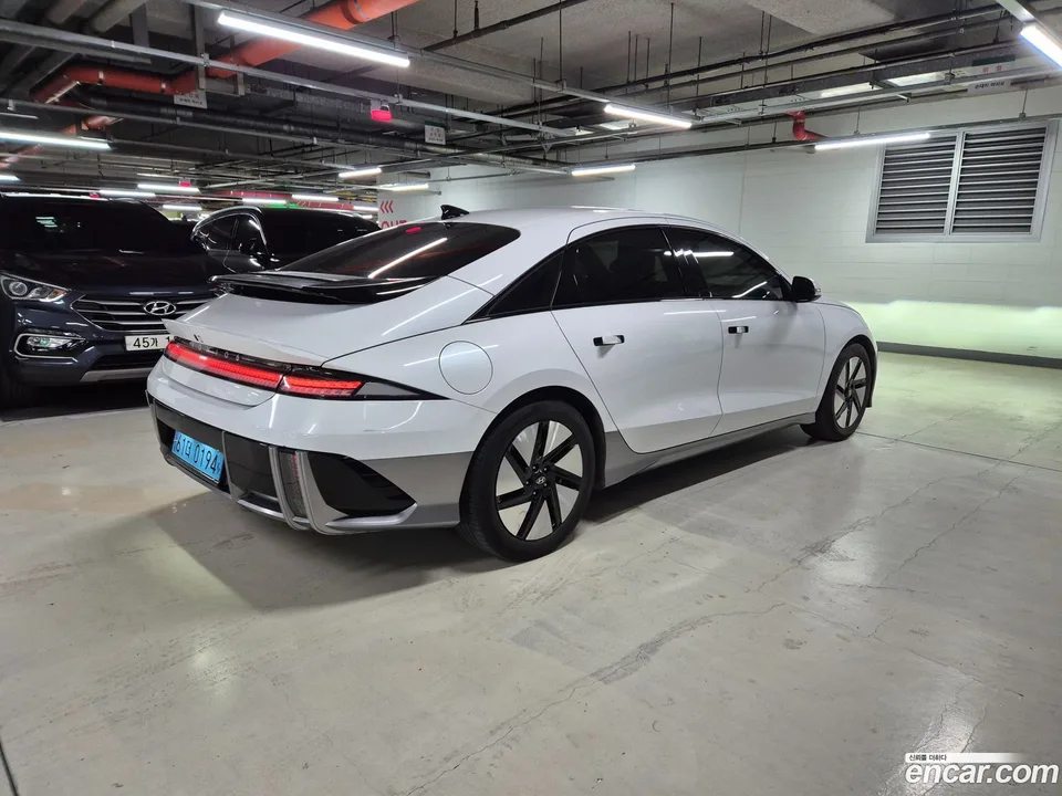Hyundai Ioniq 6 2022 — фото 1, купить с доставкой в Москву