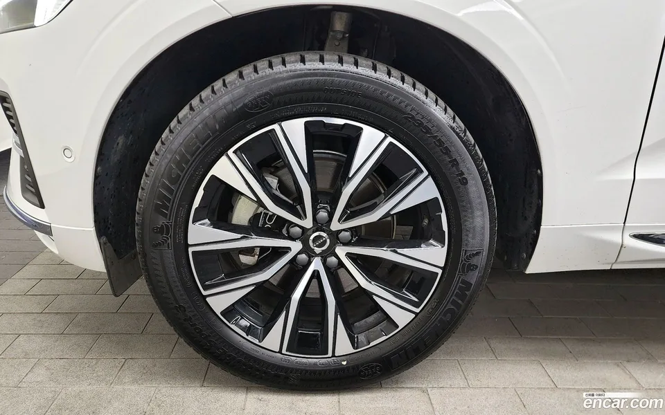 Volvo XC60 B5 2023 — миниатюра 2