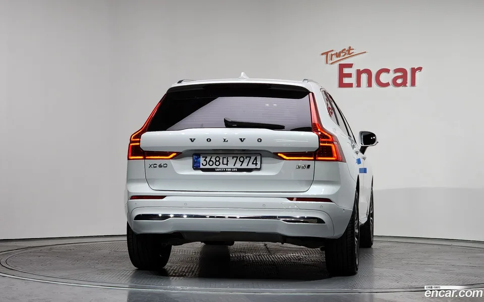 Volvo XC60 B5 2023 — миниатюра 4