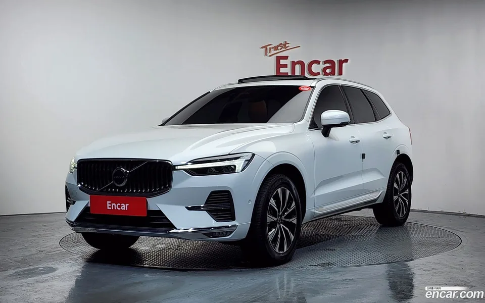 Volvo XC60 B5 2023 — фото 1, купить с доставкой в Москву