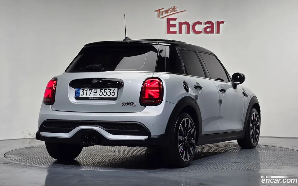 MINI Cooper S 5 2022 — миниатюра 2