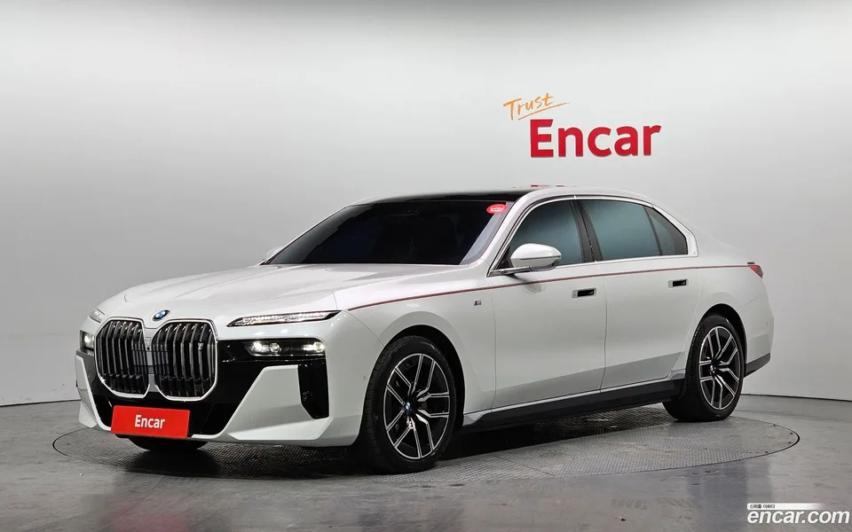 BMW i7 xDrive 60 M 2023 — фото 1, купить с доставкой в Москву
