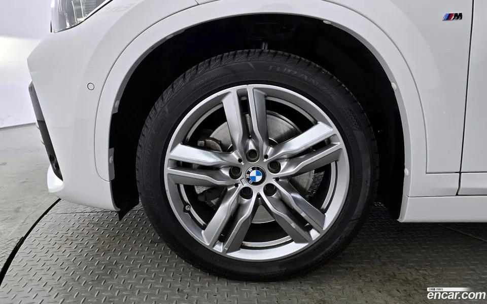 BMW X1 xDrive 20i M 2022 — миниатюра 2