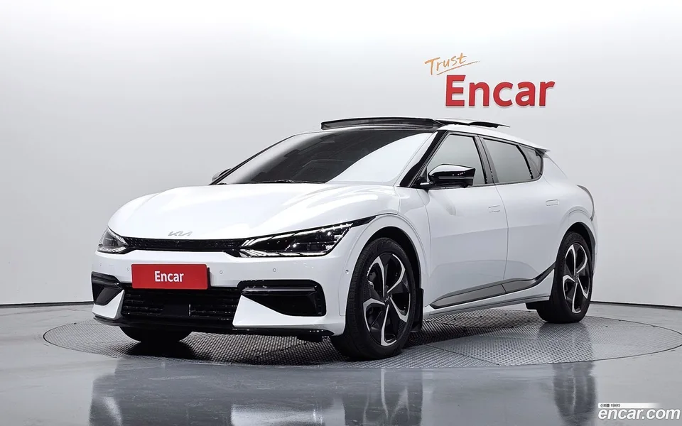 Kia EV6 4WD 2023 — фото 1, купить с доставкой в Москву