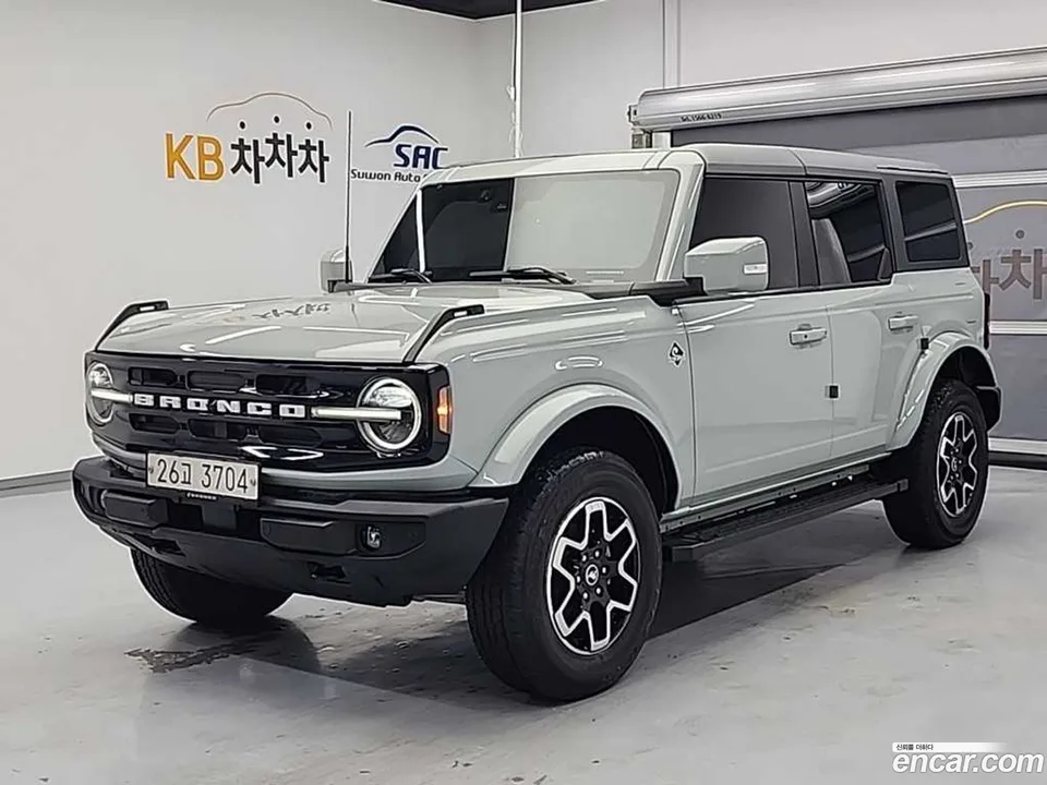 Ford Bronco 2.7 2022 — фото 1, купить с доставкой в Москву