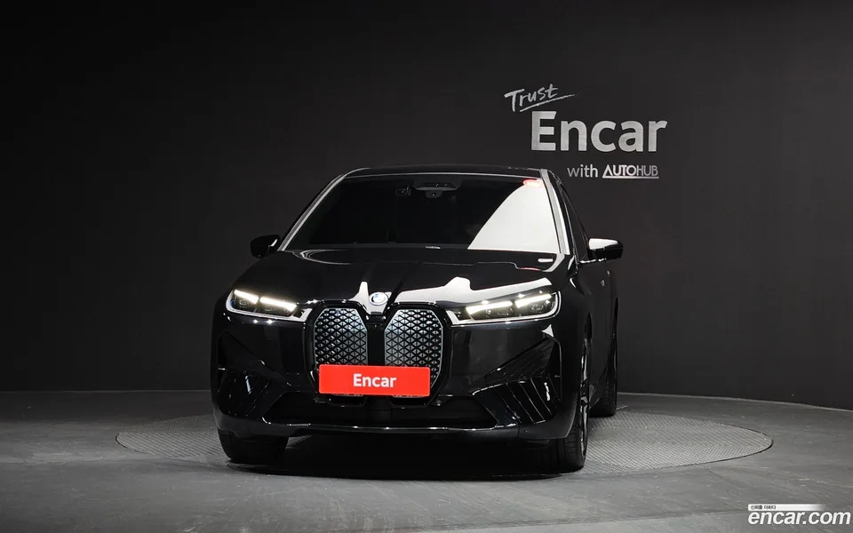 BMW iX xDrive50 2024 — миниатюра 3