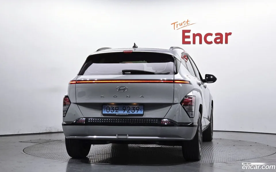 Hyundai Kona Electric 2023 — миниатюра 4