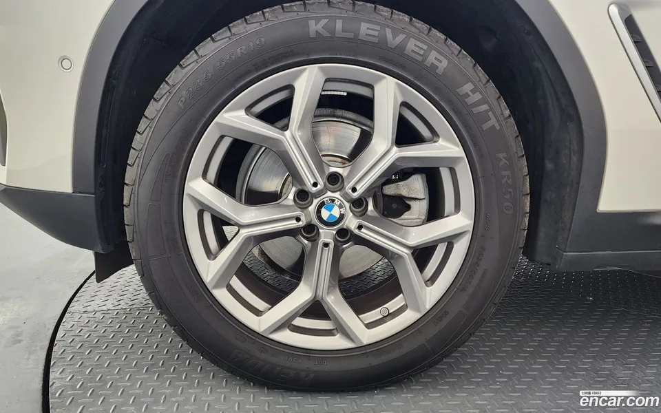 BMW X4 xDrive20i xLine 2023 — thumbnail 5