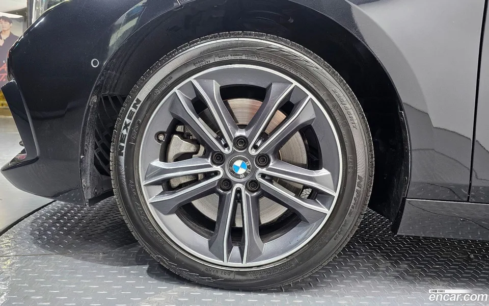 BMW 1 Series 120i 2022 — миниатюра 2