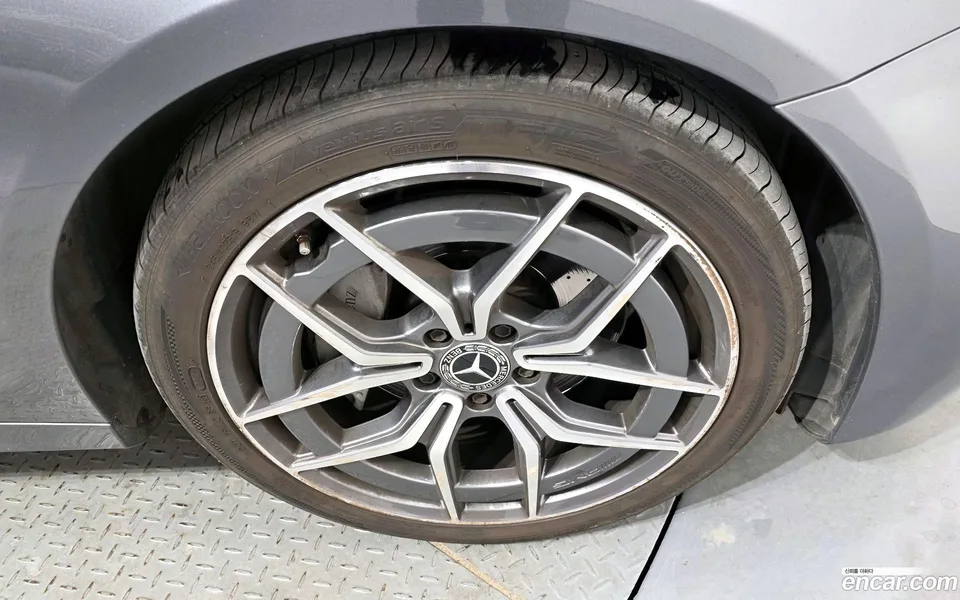 Mercedes-Benz E-Class E220d 4MATIC AMG Line 2022 — миниатюра 2