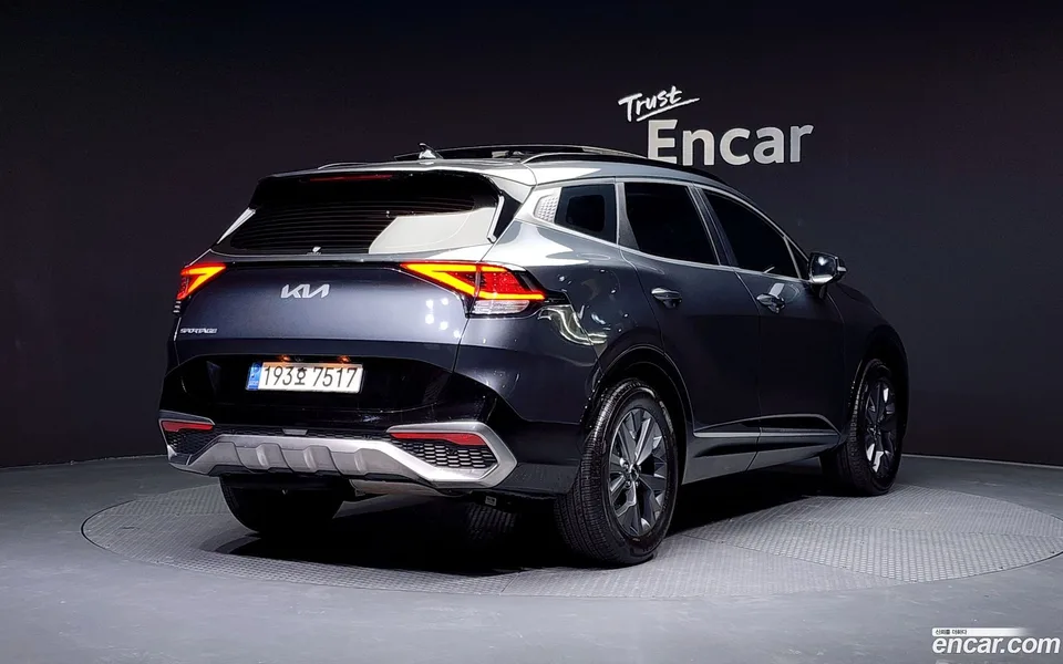 Kia Sportage 2.0 2WD 2022 — миниатюра 2