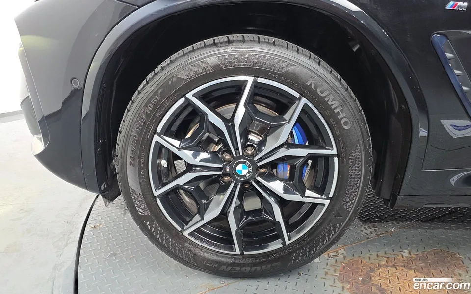 BMW X4 xDrive20i M 2022 — миниатюра 2