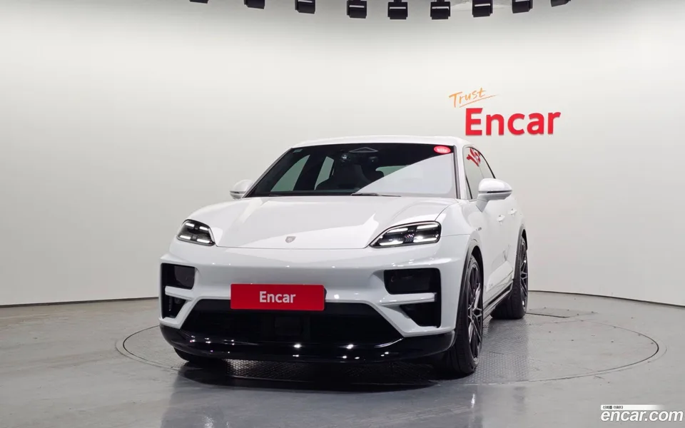 Porsche Macan Electric 2025 — миниатюра 3