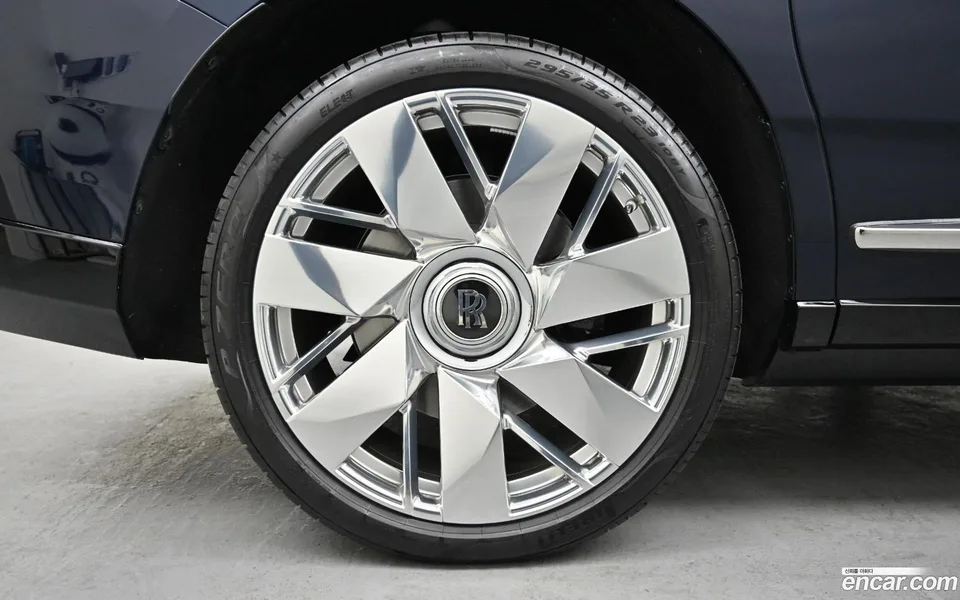Rolls-Royce Cullinan 6.7 V12 2025 — миниатюра 2