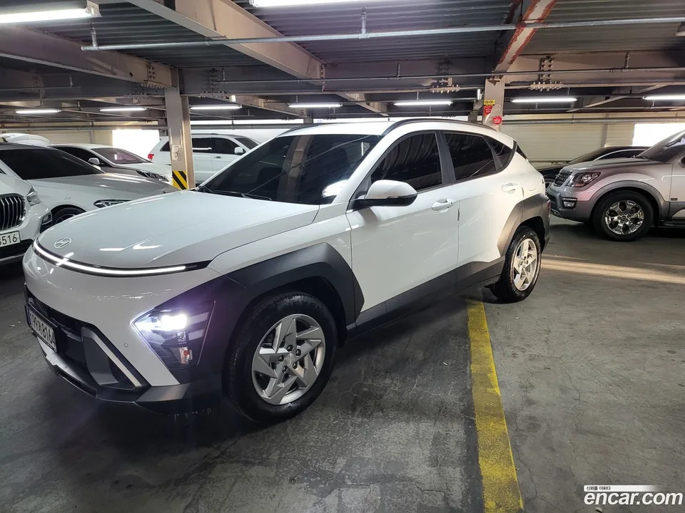Hyundai Kona Hybrid 2023 — миниатюра 3