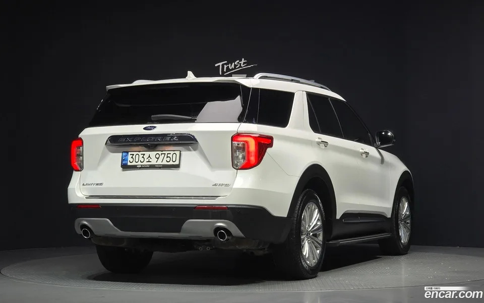 Ford Explorer 2.3 4WD 2022 — миниатюра 2
