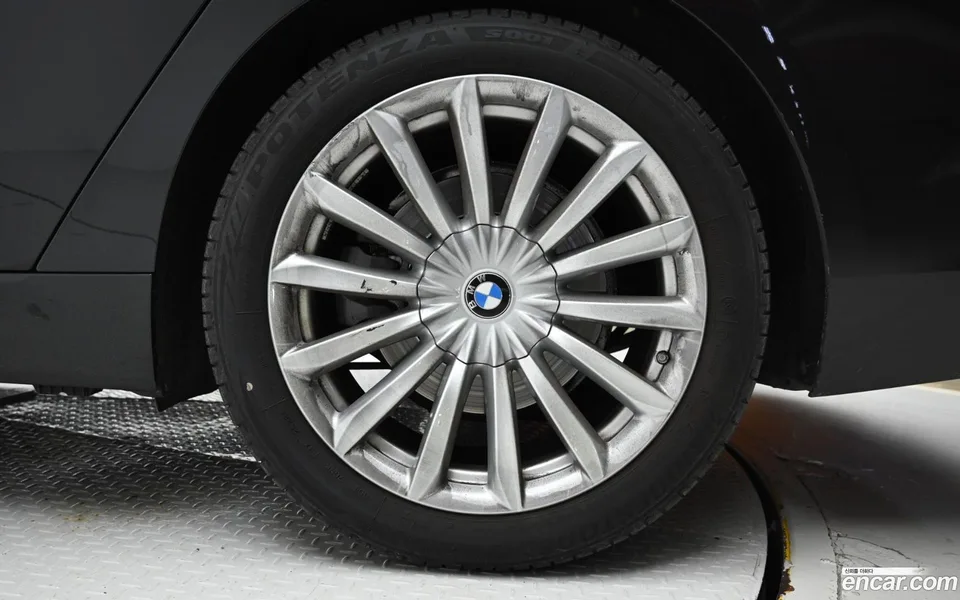 BMW 6 Series GT 630i xDrive 2023 — миниатюра 2