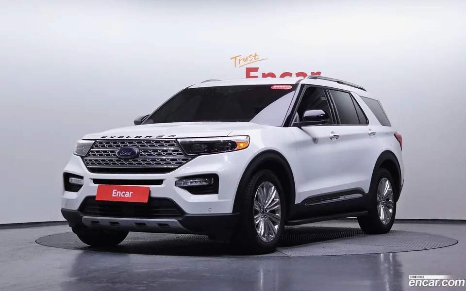 Ford Explorer 2.3 4WD 2022 — фото 1, купить с доставкой в Москву