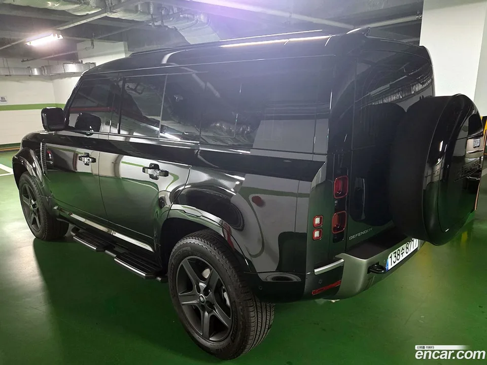 Land Rover Defender 110 P300 X- SE 2025 — миниатюра 5