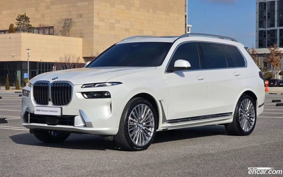 BMW X7 xDrive 40i 6 2025 — фото 1, купить с доставкой в Москву
