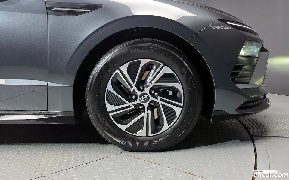 Hyundai Sonata The Edge Hybrid 2025 — миниатюра 2
