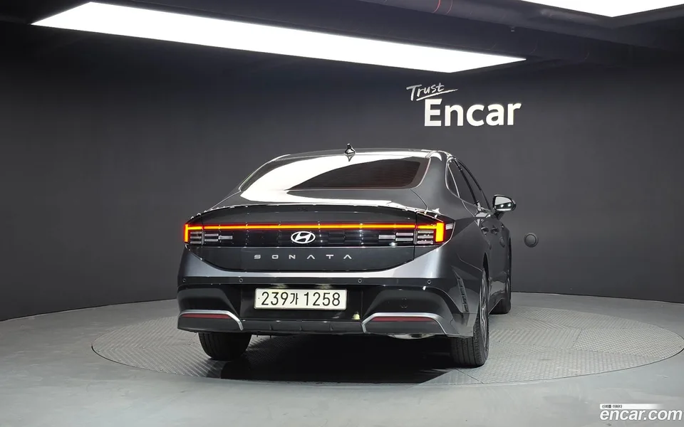 Hyundai Sonata The Edge Hybrid 2025 — миниатюра 4