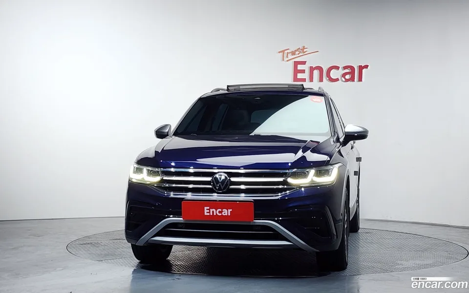Volkswagen Tiguan Allspace 2.0 TSI 2023 — миниатюра 3