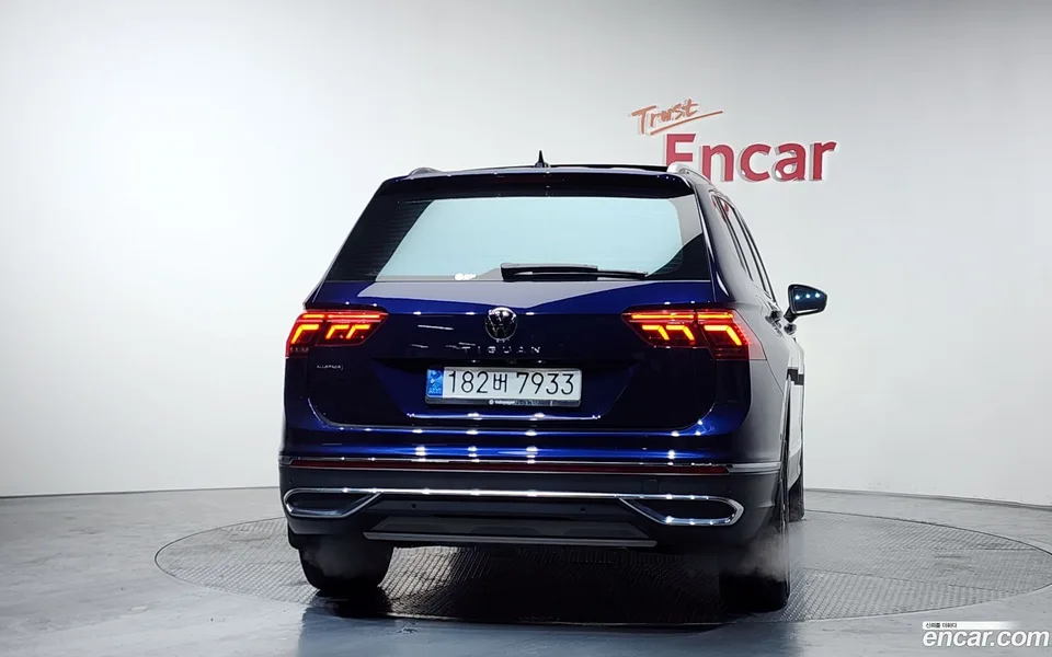 Volkswagen Tiguan Allspace 2.0 TSI 2023 — миниатюра 4