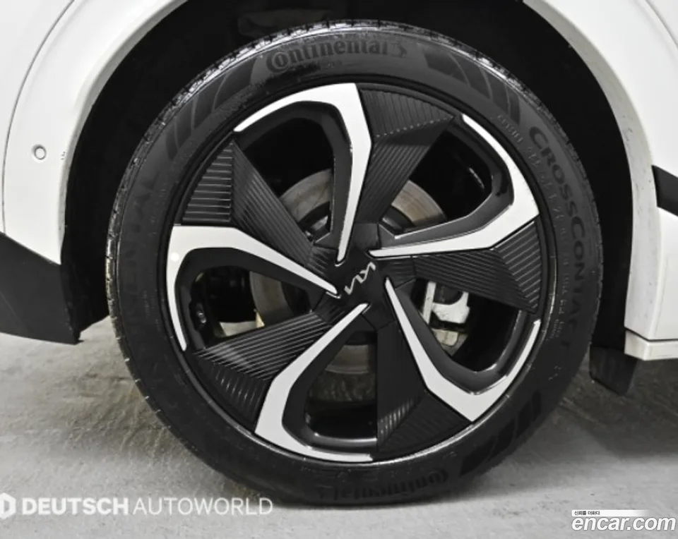 Kia EV6 4WD 2023 — миниатюра 2