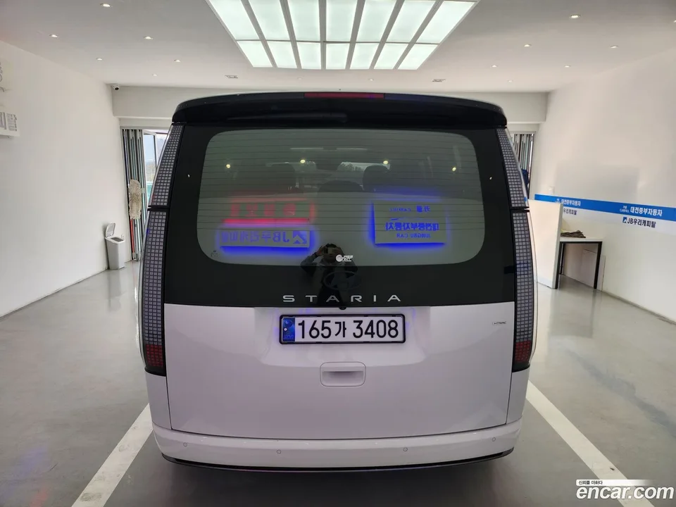 Hyundai Staria 4WD 9 2025 — миниатюра 4