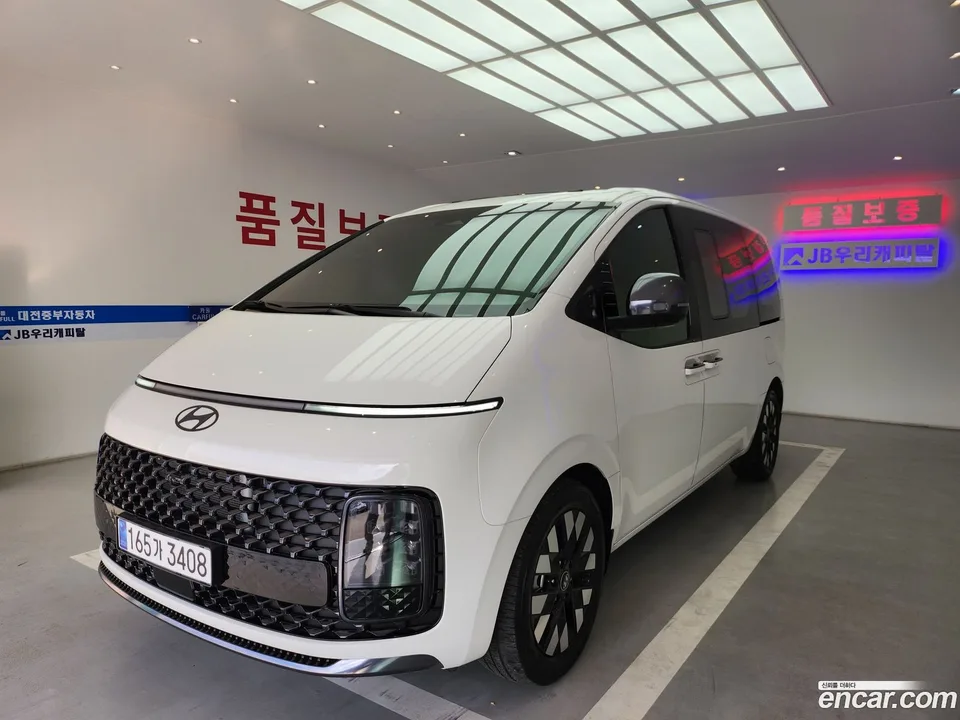 Hyundai Staria 4WD 9 2025 — фото 1, купить с доставкой в Москву
