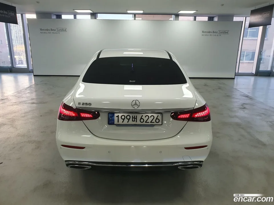 Mercedes-Benz E-Class E250 2023 — миниатюра 4