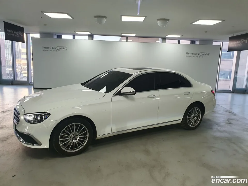 Mercedes-Benz E-Class E250 2023 — фото 1, купить с доставкой в Москву