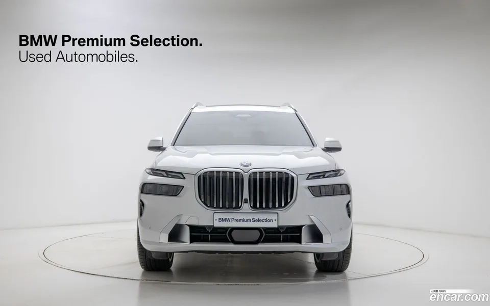 BMW X7 xDrive 40i 7 2025 — миниатюра 3