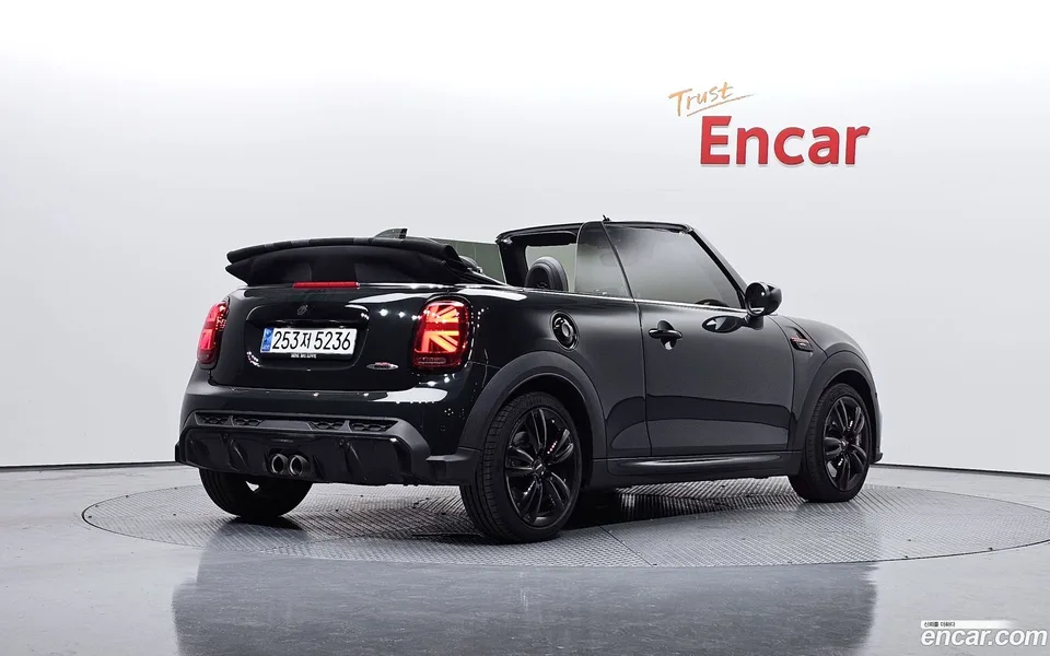 MINI Cooper S Convertible JCW 2023 — миниатюра 2