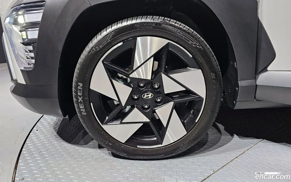 Hyundai Kona 1.6 2WD 2023 — миниатюра 2